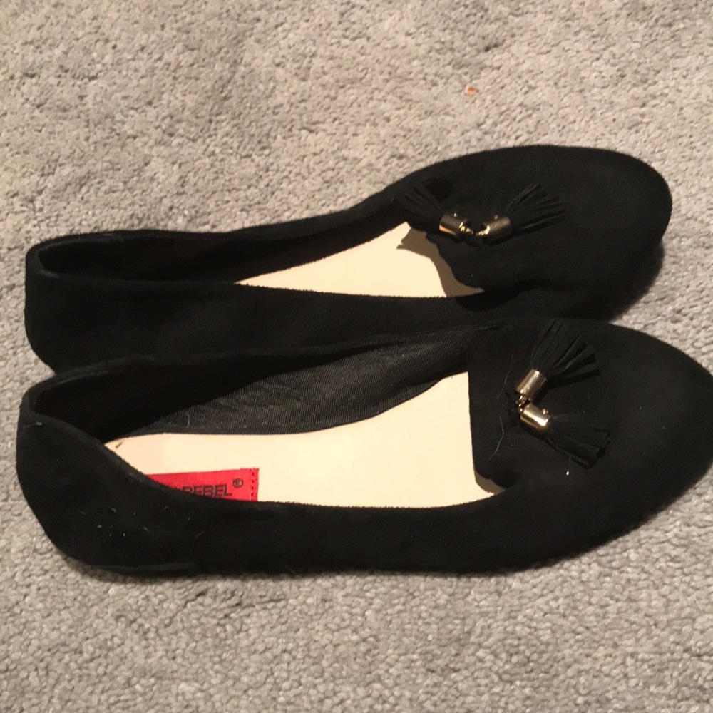 ❤️ Black Loafers. Never been worn.
